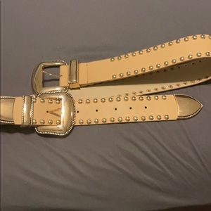 Gold belt,runs smaller